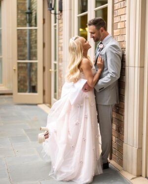 Kristin Chenoweth Instagram - My forever - 9.2.2023 👰‍♀️❤️🤵‍♂️

📸: @dalebenfield 

Glam: @jillcady_makeup & Bruce Wayne
Styled by: @debswatson 
Dresses: @pamellaroland 
Jewelry: @evafehren 
Shoes: @jimmychoo 
Wedding planner: @crystalfrasierweddings 
Flowers: @davidkimmeldesign
Rings: @rahaminovdiamonds @brucegweber @xivkarats