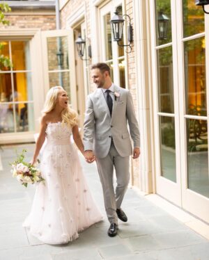 Kristin Chenoweth Instagram - My forever - 9.2.2023 👰‍♀️❤️🤵‍♂️

📸: @dalebenfield 

Glam: @jillcady_makeup & Bruce Wayne
Styled by: @debswatson 
Dresses: @pamellaroland 
Jewelry: @evafehren 
Shoes: @jimmychoo 
Wedding planner: @crystalfrasierweddings 
Flowers: @davidkimmeldesign
Rings: @rahaminovdiamonds @brucegweber @xivkarats