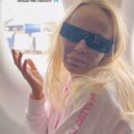 Kristin Chenoweth Instagram - about to see this at 35,000 feet ✈️🌕 #eclipse #totaleclipse #totaleclipseoftheheart