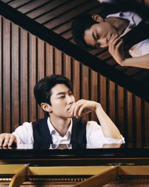 Kwak Dong-yeon Instagram - 첫공날이 다가온다 📜🎼
올 겨울 함께해요! 
12월 10일부터 2월 19일까지 
예스24스테이지 2관에서 🎹
#음악극 #올드위키드송