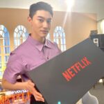 Kwak Dong-yeon Instagram - 따란 넷플릭스를 만났넷 씨 유 온 @netflixkr
