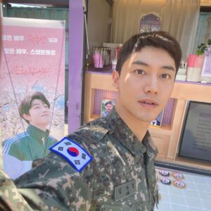 Kwak Dong-yeon Instagram - 심장곽동 충성❤️
힘내서 촬영할게요!
#곽동연
