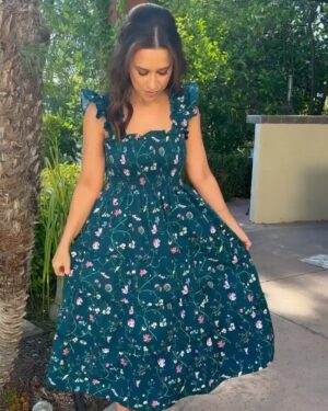 Lacey Chabert Instagram - For all of you who asked, here are my outfit details from this past weekend 👗 I’ve tagged the brands on the pictures. The floral dress, shoes and heart earrings in the first pic were all from @hillhouse 🤍

Makeup @rachelnicolepagan 
Hair @annettedavenportbeauty 
Styled by my daughter from my closet ;)

Also if anyone has any choreography tips for what to do in these videos that would be great. Clearly I’ve got the twirling/swaying part down 🤦🏻‍♀️🤣