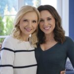 Lacey Chabert Instagram - Sweet Carolina starts on the East Coast in just ten minutes on @hallmarkchannel Come live tweet with us over on Twitter! Use the hashtag #SweetCarolina Hope you enjoy the movie! Thank you so much for the support 🌸