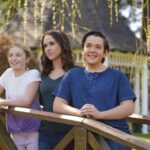 Lacey Chabert Instagram - Sweet Carolina starts on the East Coast in just ten minutes on @hallmarkchannel Come live tweet with us over on Twitter! Use the hashtag #SweetCarolina Hope you enjoy the movie! Thank you so much for the support 🌸