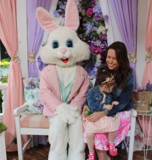 Lacey Chabert Instagram - I’ll never not post this during Easter time. We waited forever in line at the Grove for a bunny pic and then she refused to ever make eye contact 😂
#Easter #EasterBunny #memories #twoyearsold