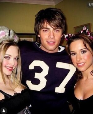 Lacey Chabert Instagram - I can’t believe it’s been 19 years since #MeanGirls was released! I’m forever thankful to have been a part of this special movie. The friendships that were formed because of it still bring so much joy to my life.
Thank you to the fans for all of the support & love over the years. 💗