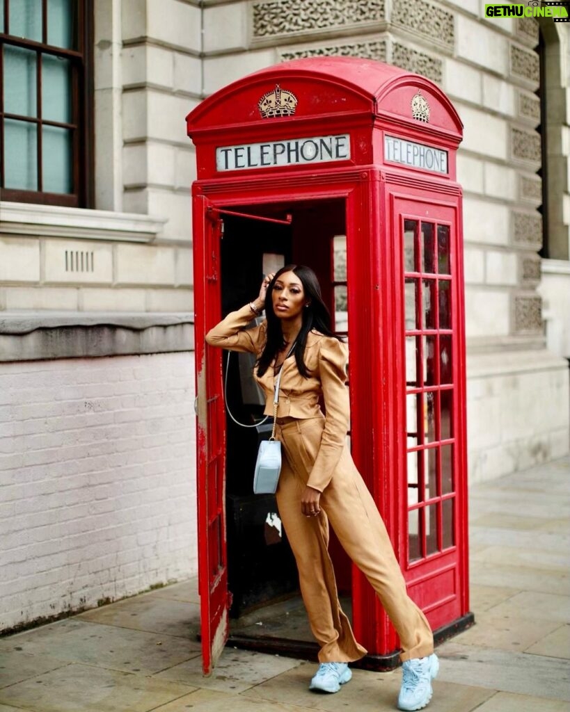 Lala Milan Instagram - I never say “Take me back😩” .. I just go ✈️ London, United Kingdom