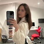 Laufey Instagram - home for the holidays ⭐️