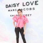 Laura Marano Instagram - Ready set bow