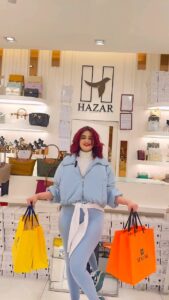Layali Dehrab Instagram - خلوا هزار وجهتكم حق جواتي العيد 🔥 عندهم تشكيله كبيرة ومتنوعة اكيد راح تلقون اللي يعجبكم 😍 @hazar_shoes افرع هزار موجوده في البيرق مول الكوت مول ذا قيت مول الفنار مول المنار مول اوتاد مول مجمع العربيد بلازا