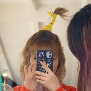 Lee Soo-hyun Instagram - 열심히 살았다 이렇게 모아보니
내 머리카락도 쉴 틈이 없었구나..!
미련없이 보내드립니다 2020년👋🏻
건강하고 즐거운 2021년 보냅시다✨