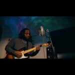 Leon G. Thomas III Instagram - It was a must to do a cover to #snooze by @sza the track i co-produced on her new album #sos. Its been amazing to see how its been received! If you caught the vibe make sure you go stream my new single #breakingpoint #leonthomas #newmusic #rnb #livesession #victorious #sza #snooze 🎥 by: @lilmoviez