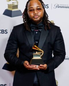 Leon G. Thomas III Instagram - This moment is such a blessing 🏆 So honored to be a part of this project @sza @khrisriddicktynes @babyface @blk_beats 🙏🏾 #Grammy #Award