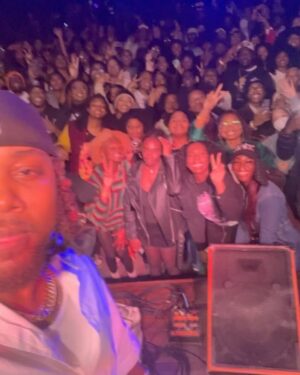 Leon G. Thomas III Instagram - Atlanta, you really set the tone, and I can't wait to carry this energy to every city! 🤩

#LeonThomas #ElectricDusk #Tour #Atlanta #Georgia
