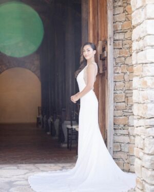 Lindsey Morgan Instagram - A @pronovias Bride 🤍

Thank you @pronovias for the most beautiful wedding dress & making this day the most magical of my life 

Photography: Marcin Pawlowski
@charmingimages
Make up: Desirae Cherman 
@desiraecherman 
Hair: Michael Kanyon for KANYON Beauty
@michaelkanyon 
Nails: Ekaterina Danilina
@that_russiangirl_