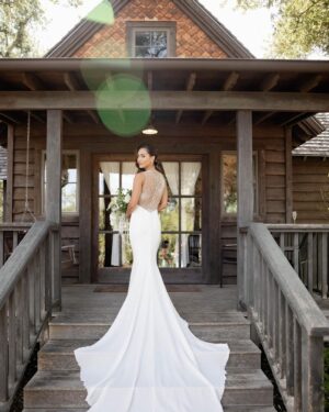Lindsey Morgan Instagram - A @pronovias Bride 🤍

Thank you @pronovias for the most beautiful wedding dress & making this day the most magical of my life 

Photography: Marcin Pawlowski
@charmingimages
Make up: Desirae Cherman 
@desiraecherman 
Hair: Michael Kanyon for KANYON Beauty
@michaelkanyon 
Nails: Ekaterina Danilina
@that_russiangirl_