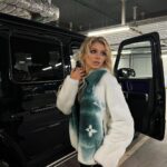 Lyudmila Chebotina Instagram - Эту тачку я сама купила Эту шубу я сама купила Ювелирку, сумки я сама купила И в музло свое я сама вложила🙂