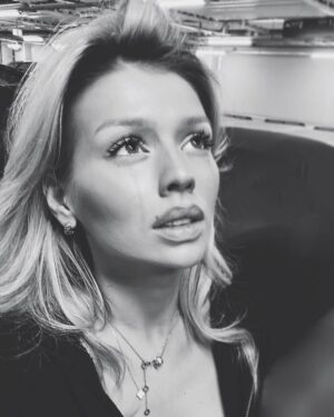 Lyudmila Chebotina Instagram - Я до последнего верила, что сделать так может угодно кто…но не ты…(с)