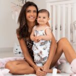 Mélanie Dedigama Instagram - Tu es la prunelle de mes yeux L’amour de ma vie Mon rayon de soleil L’être le plus cher à mon Coeur ♥️ . ❤️ Je t’Aime infiniment ma fille ♾❤️ . #mumlife #baby #family #babylove #love