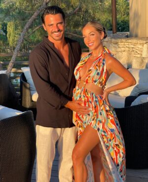 Maddy Burciaga Instagram - Bien Arrivée en Corse 🌺❤️