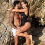 Maddy Burciaga Instagram - Sur La Plage Abandonnée… Coquillages et on se fait piquer 😂🐝 Île De Porquerolles
