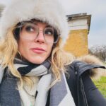 Maggie Civantos Instagram - 🇬🇧💚Notting Hill feels like home 💚🇬🇧 Thanks @hok.living - your houses are beautiful! Fun weekend in chilly London! 🥶 Me encanta el 🏘️, fin de semana de rasquita pero fue divertido … London, United Kingdom