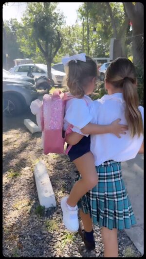 María del Cerro Instagram - “Mamá la puedo llevar a upa y mostrarle el colegio nuevo?”♥️🥹
Bendita su luz ♥️♥️