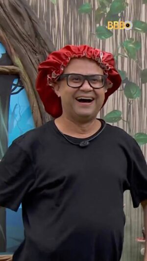 Marcos Veras Instagram - #VAMOINVADIRSUACASA 🏠 • O @weldermm ficou um charme com a touquinha da Pitel, né? ✨ #BBB24 #RedeBBB