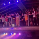 Marcos Veras Instagram - Pense numa pessoa chorando que nem criança! Era eu ontem no show desse artista potente chamado @silveropereira . Força e delicadeza no mesmo palco, na mesma ação. Um espetáculo emocionante sob comando de um artista que eu já admirava, e que agora tô tendo a honra de dividir um set de filmagem. Silvero Pereira Canta Belchior, canta o Nordeste. Canta nossos pais, nossos amores, nossos amigos. È lindo demais. Se passar pela sua cidade, dá um jeito e vai. ❤️