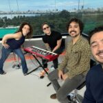 Marcos Veras Instagram - Estamos ao vivo no RJTV pra falar do nosso musical Alguma Coisa Podre! Dia 5 a gente estreia no Teatro CasaGrande em curtíssima temporada. Ingressos á venda! Tem link aqui na Bio @musicalpodre @lailagarin @georgesauma
