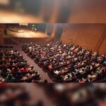 Marcos Veras Instagram – Ainda sobre o dia mundial do teatro 

No último fim de semana tive a honra de me apresentar com meu solo “ Vocês Foram Maravilhosos” no teatro mais antigo em atividade das Américas. A Casa da Ópera de Ouro Preto em Minas Gerais é uma construção de 1769. Uma energia e importância surreais. E ainda tive o prazer de me apresentar também no dia seguinte na acolhedora Itabira, terra do poeta Carlos Drummond de Andrade. Foram duas lindas sessões com lotação esgotada. Viajar pelo país fazendo teatro é uma experiência enriquecedora. E graças ao @teatroemmovimento isso foi possível. Obrigado @rubimproducoes . Obrigado à todos os mineiros e não mineiros presentes. A gente volta em breve. 
Viva o Teatro 🎭 
Evoé ! 

📷 @cesartropia 

@voces_foram_maravilhosos 
#diamundialdoteatro