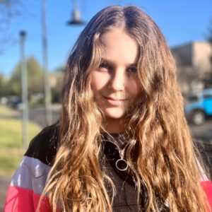 Mariano Martínez Instagram - Hija hoy cumplís 11 años,la emoción,la alegría y el amor me inundan el alma .
Deseo que siempre tengas la fuerza y templanza para lograr todos tus sueños.
Sos una persona hermosa con buenos sentimientos. Me llena de orgullo. Te amo infinito !! Siempre con vos en todo !!Feliz cumpleaños!!🎂🎁🎉🎊🎈💙😁😻