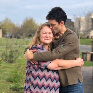 Mariano Martínez Instagram - Feliz día mamá. Sos todo lo que está bien. Te amo infinito !
Gracias !!!
🙏🏻⚡️❤️