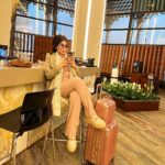 Marina Alobaidi Instagram - ما تشدّني حاجات في ايدين الجميع انا ميولي لاشياء ما ترضخ لاحد … 〽️🧡👑 . . #مارينا_العبيدي #ملكة_جمال_العرب #missarabworld2021🇮🇶 #luxury #luxurylifestyle #travel #fyp #explore VIP Terminal Baghdad