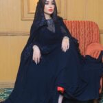 Marina Alobaidi Instagram - ♣️ ▪️وتمـونِين ,, يـا ريم المكاحيل على القلب في خيرَه وشرَّه فديت الوسيعات المضاليل ؛ رماح الهلاك المستشرّه … 🖤 . . #مارينا_العبيدي #ملكة_جمال_العرب #missarabworld2021🇮🇶 #dubai #saudiarabia #black #luxury #explore #qatar