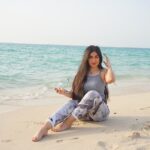 Marina Alobaidi Instagram - انت حبيب ضحكاتي ..🤍 . . . By📸: @retta.a #مارينا_العبيدي #luxurylifestyle #luxury #dxb #dubai#explore #beach