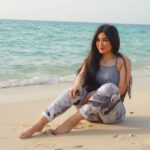 Marina Alobaidi Instagram - انت حبيب ضحكاتي ..🤍 . . . By📸: @retta.a #مارينا_العبيدي #luxurylifestyle #luxury #dxb #dubai#explore #beach