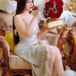 Marina Alobaidi Instagram - Birthday girl … 24/2✨👑 . By🎥 : @saman_aljaaf . . Dress designed by 👗 : @kashka_jordan .