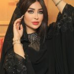 Marina Alobaidi Instagram - ♣️ ▪️وتمـونِين ,, يـا ريم المكاحيل على القلب في خيرَه وشرَّه فديت الوسيعات المضاليل ؛ رماح الهلاك المستشرّه … 🖤 . . #مارينا_العبيدي #ملكة_جمال_العرب #missarabworld2021🇮🇶 #dubai #saudiarabia #black #luxury #explore #qatar