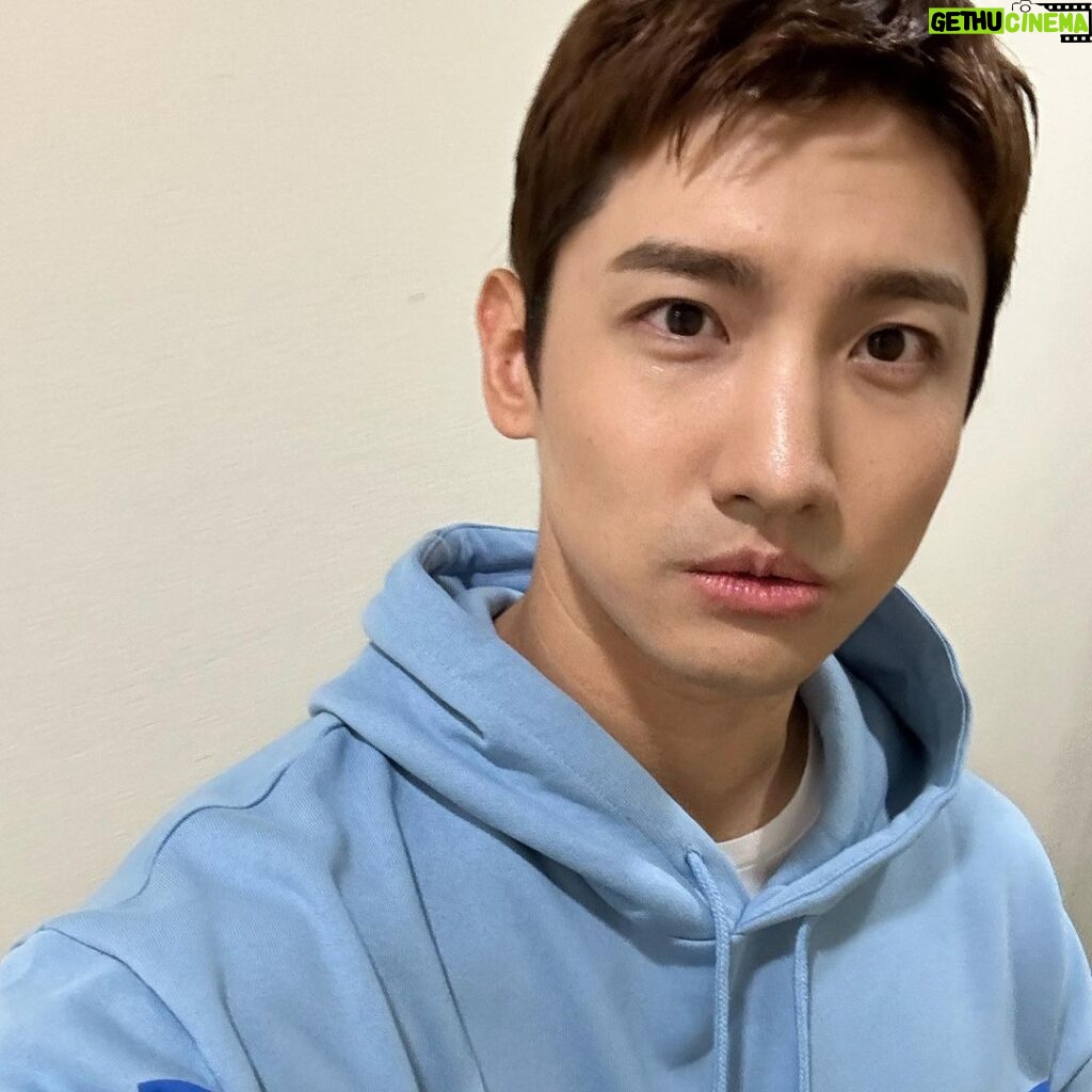 Max Changmin Instagram - 비는 왜 또 와….🥺🐶