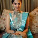 Meenakshi Chaudhary Instagram - Saree and I , it’s a love story 🙈🤓🫶🏽 Clicked by- @srikrishna_photography9 Jewellery- @amyrasilver Saree makeover -@_h_d_beauty_parlour_ Make up - @chadarasapallivamsikrishna Hair - @chinnisrinu_stylist