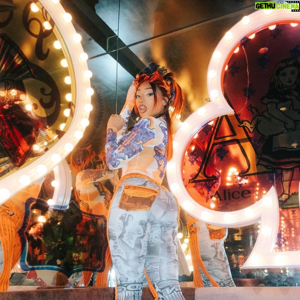 Megan Thee Stallion Instagram - 🍄😻💞 Osaka, Japan