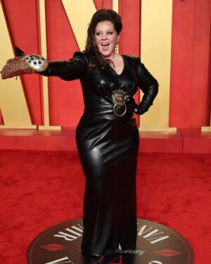 Melissa McCarthy Instagram - An amazing night with my favorite fella!! I still stand by my favorite line of all time, my after party inspiration… “leave the gun take the cannoli” ⭐️🎉 

Also a big thank you to my whole glam and styling team you make all my dreams come true!!! 🩷