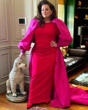 Melissa McCarthy Instagram - An amazing night with my favorite fella!! I still stand by my favorite line of all time, my after party inspiration… “leave the gun take the cannoli” ⭐️🎉 

Also a big thank you to my whole glam and styling team you make all my dreams come true!!! 🩷