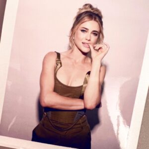 Melissa Roxburgh Instagram - #NYCC @manifestonnetflix