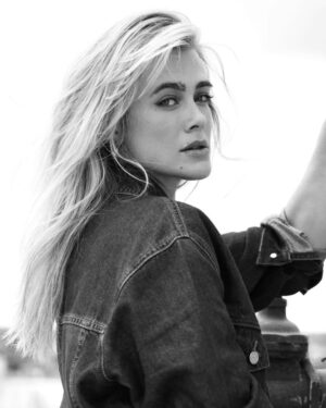 Melissa Roxburgh Instagram - Overdue with @gregorio 📸