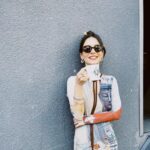 Meriç Aral Instagram - isim hafızam çok kötüdür; muhatabımın ismini hatırlayamıyorsam ve kullanmak zorundaysam hatırımda kalan bir harfi seçer ve kalan sesi ağzımda yuvarlarım. bunu yaparken utanırım ama karşımdakinin durumumu anlamayacağına da inanırım. ♠️✂️