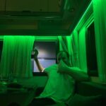 Meriç Aral Instagram - komik şeyler oluyor, yine anlatamıyorum. 🪲🐬🫗🌊🌊🪲🦚🪲🍾💚🪭🪭