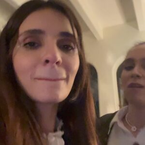 Meriç Aral Instagram - tum kutlamalar icin cok tesekkur ederim. dogdugum icin mutluyum 🍾🍾🍾 seviyorum 💕🧿🫧
